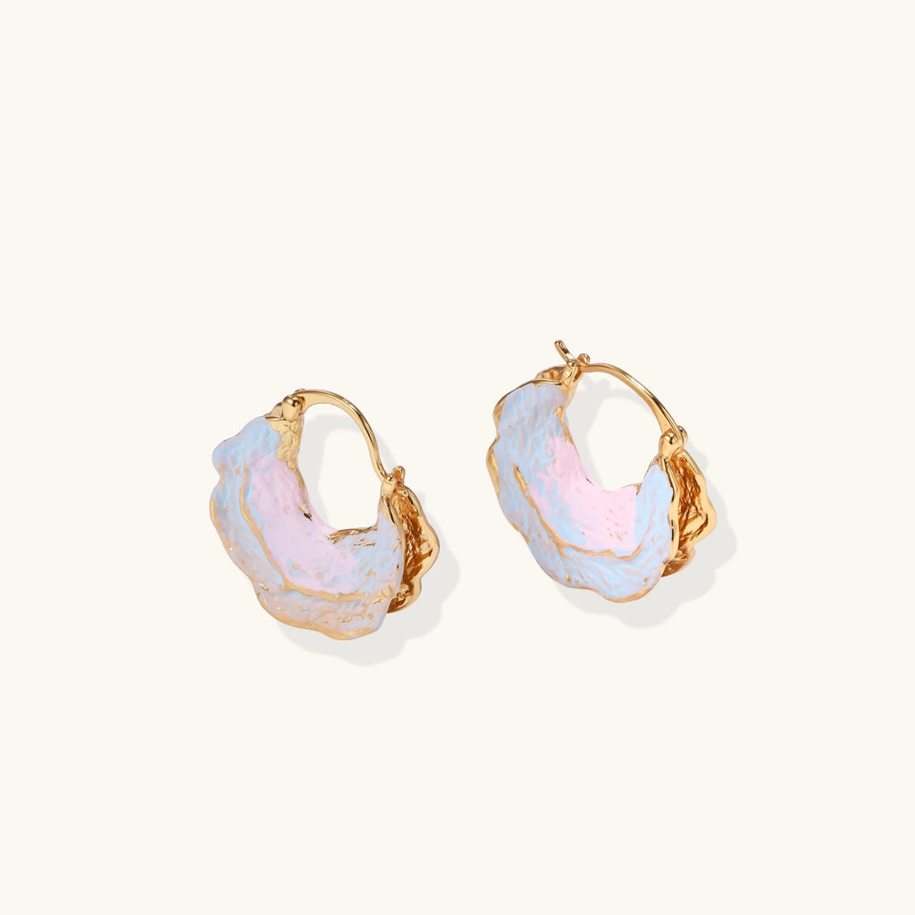 Shell-shaped enamel hoop earrings side view