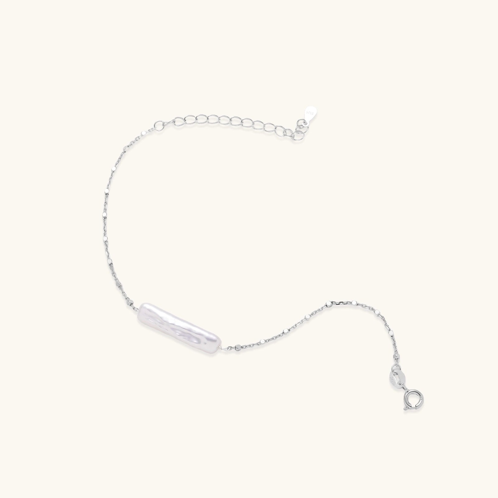 Baroque pearl bracelet detail