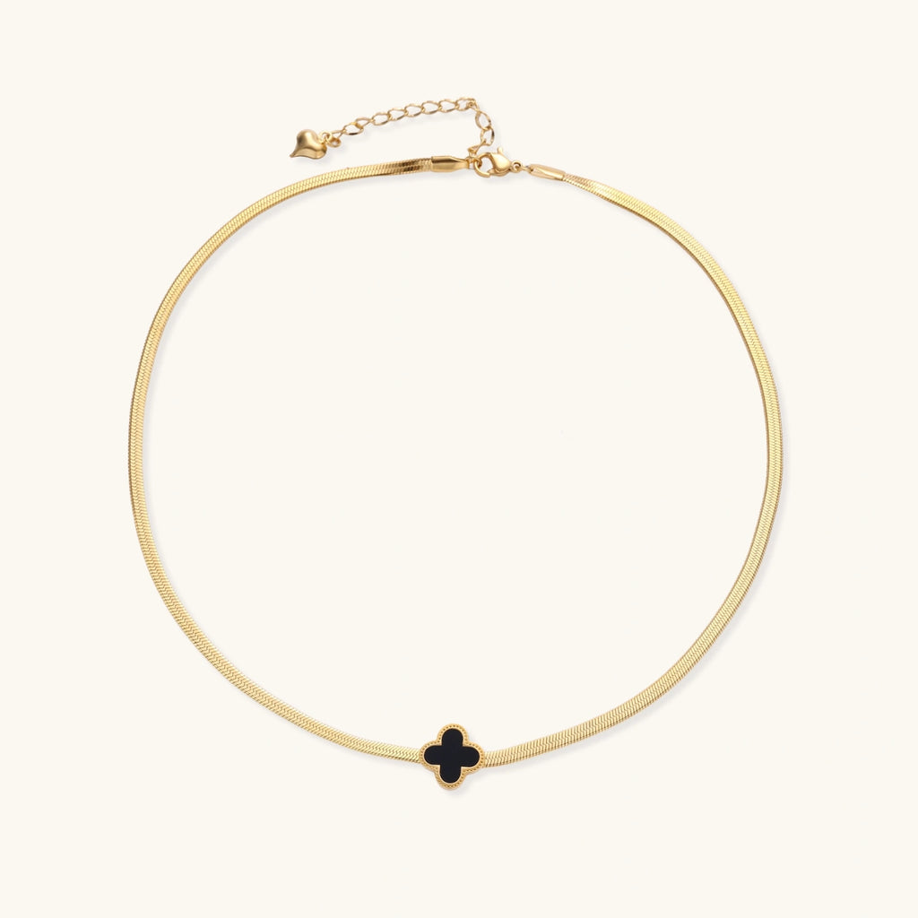 Lucky clover herringbone necklace detail view