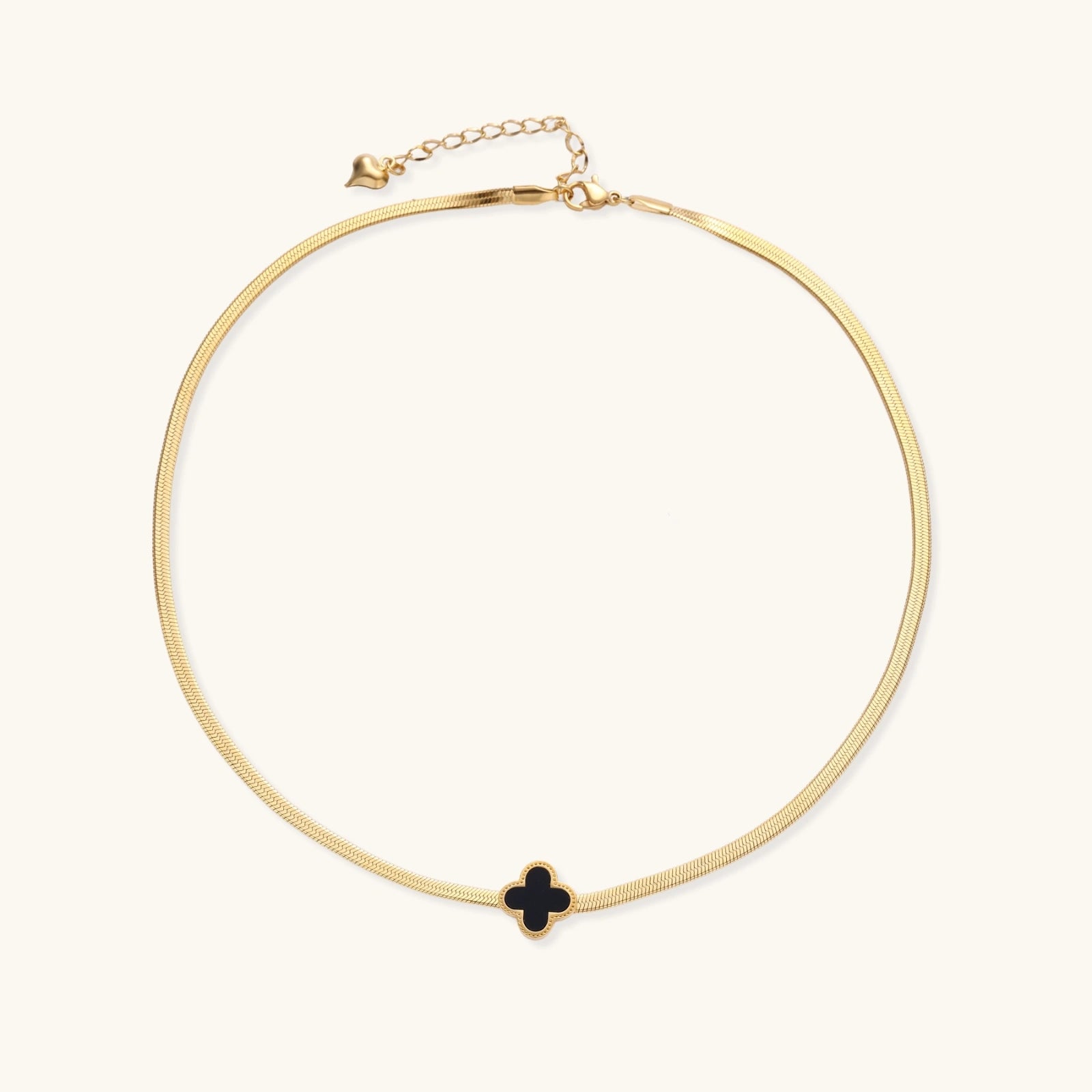 Lucky clover herringbone necklace detail view