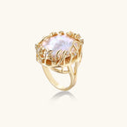 Baroque pearl crown ring detail
