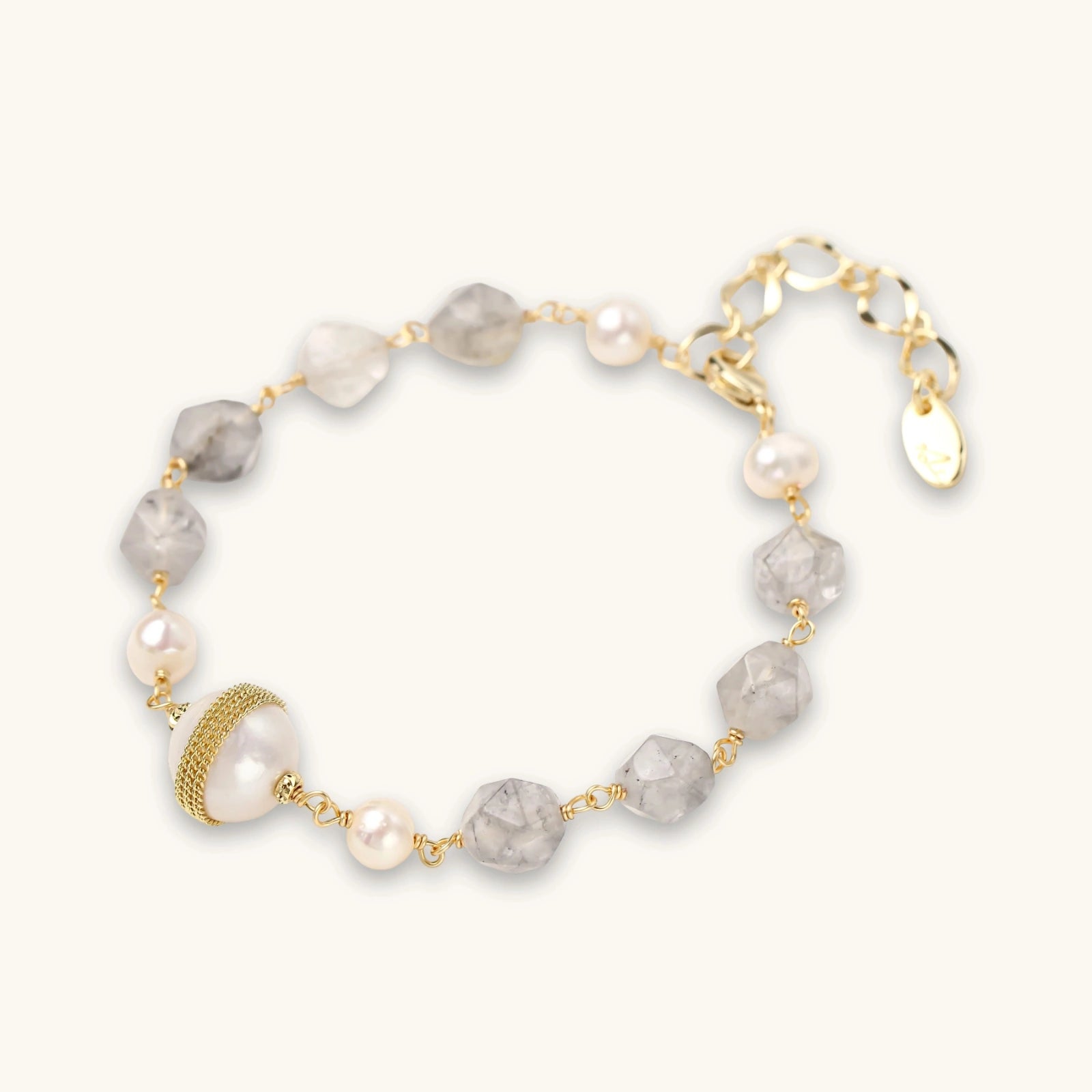 Baroque pearl and quartz bracelet in gold-tone
