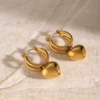 Heart earrings detail