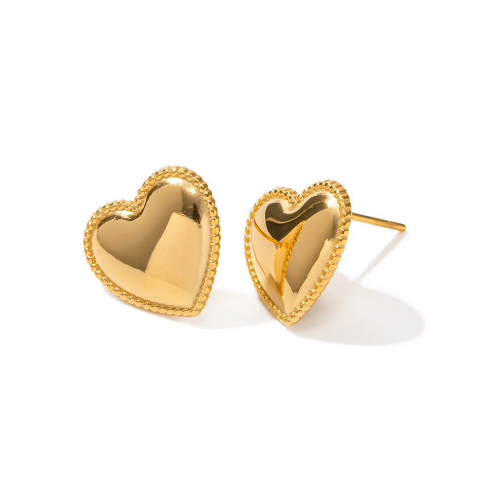 Heart stud earrings detail