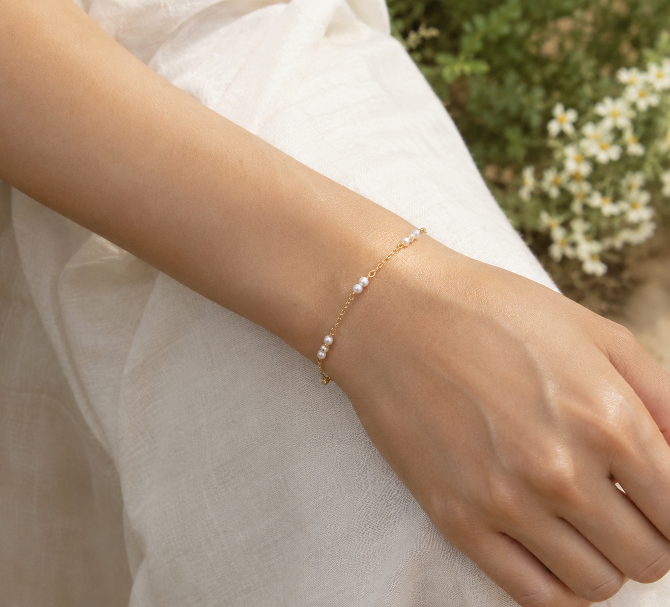 Pearl bracelet detail
