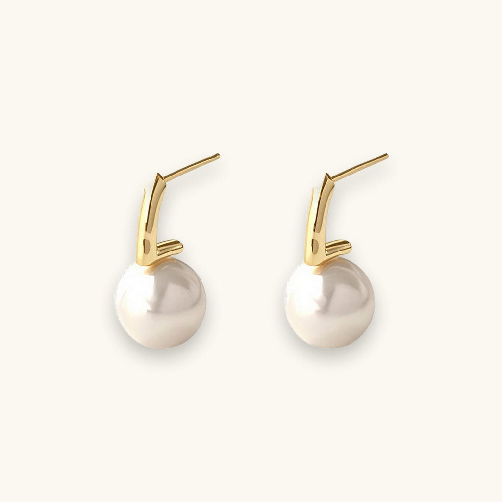 Dainty Round Pearl Stud Earrings